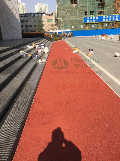 航天五一〇所 托喀依乡彩色路面